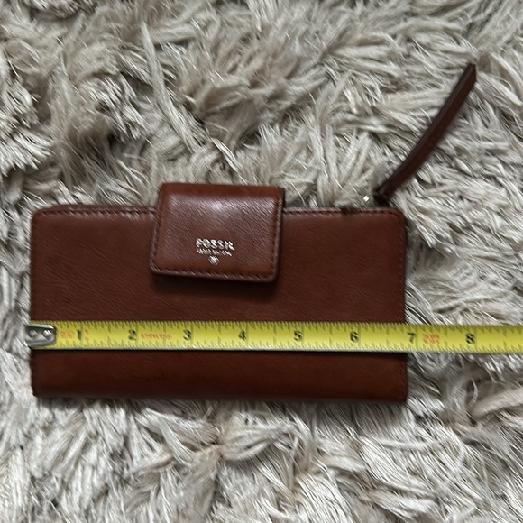 Leather Fossil wallet, in used good condition. - Picture 4 of 5